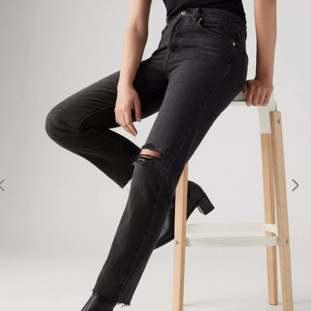 Levi’s Wedgie Straight Black Denim Jeans